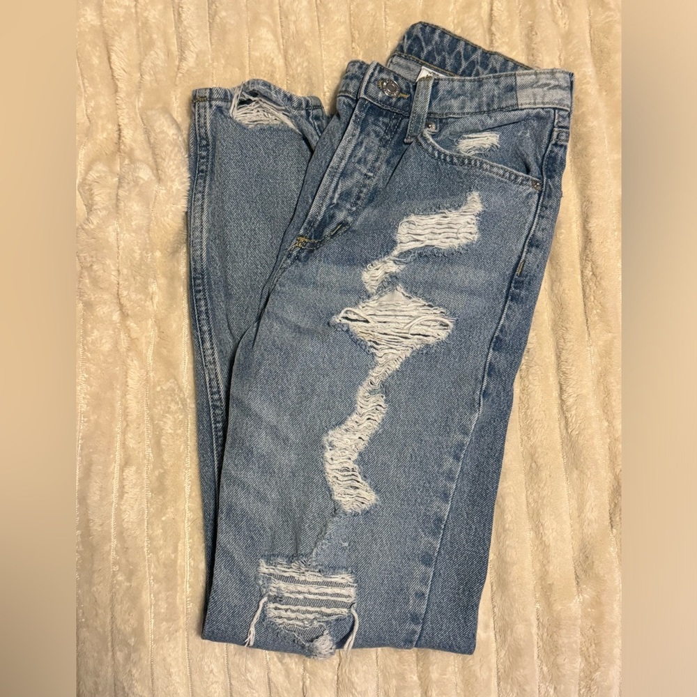 H&M Ripped Boyfriend Jeans